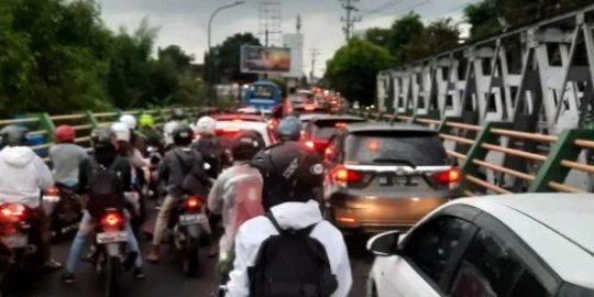 Sejumlah Ruas Jalan di Jogja Macet Jelang Tahun Baru, Ini 4 Potretnya