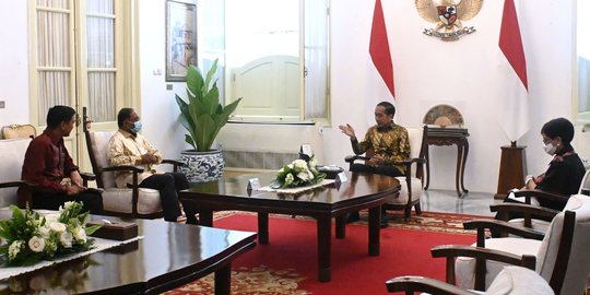 Presiden Jokowi Terima Menlu Malaysia, Bahas Perlindungan Pekerja Migran RI