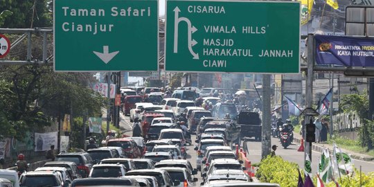 Polisi Berlakukan One Way ke Arah Jakarta di Jalur Puncak