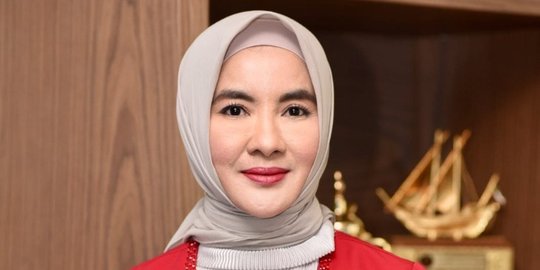 Berhasil Kelola Energi Berkelanjutan, Nicke Widyawati Raih CEO Green Leadership Utama