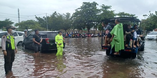 Berada pada Cekungan, Lima Kecamatan di Semarang masih Kebanjiran