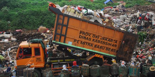 Sampah Sisa Perayaan Tahun Baru di Jakarta Capai 74 Ton
