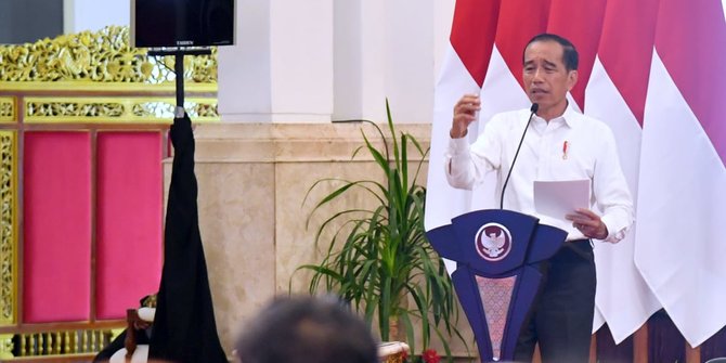 Reaksi Santai Jokowi Ditanya Usulan Menteri NasDem Direshuffle: Ditunggu Saja