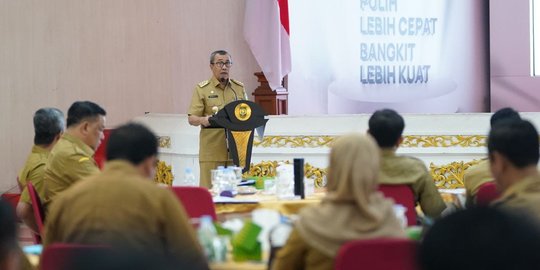 Banyak Jalan Rusak di Riau, Gubernur Syamsuar Tegur Kadis PU