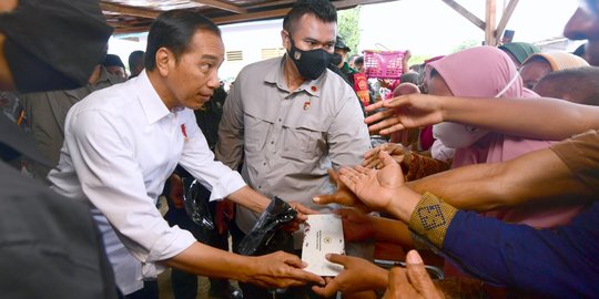 Jokowi Keliling Pasar Tanah Abang Tanpa Masker, Ini Penjelasan Menkes