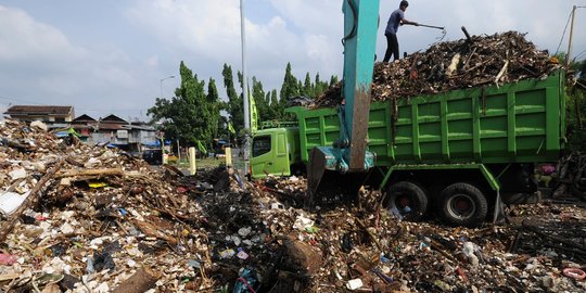 Warga Depok Hasilkan 5,5 Ton Sampah dari Perayaan Tahun Baru