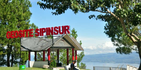 Berkunjung ke Geosite Sipinsur, Indahnya Pesona Pesisir Selatan Danau Toba