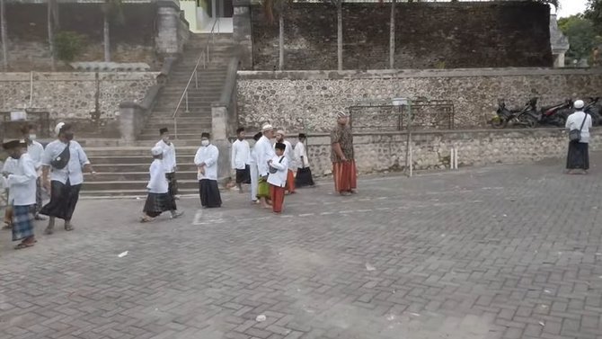 kesaktian sunan sendang duwur pindahkan masjid dari jepara ke lamongan