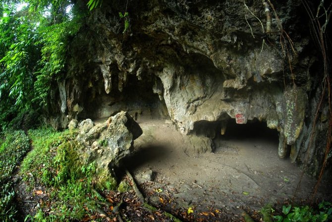 berkunjung ke gua togi ndrawa jejak peninggalan suku nias