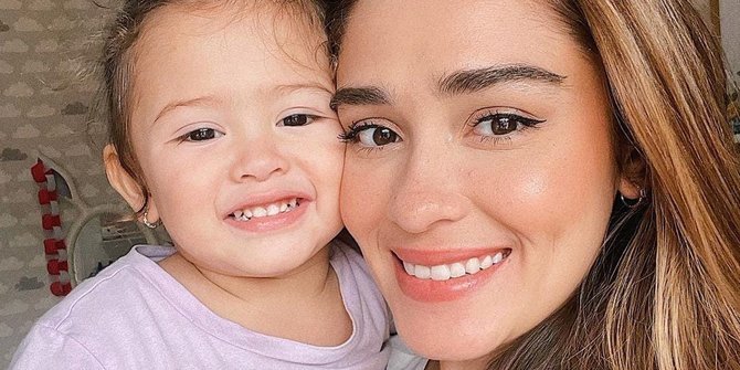 Cantik Banget, Ini Potret Sophia Ayana Anak Yasmine Wildblood saat Liburan di Amerika