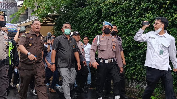 hakim dan jpu serta penasihat hukum cek rumah dinas ferdy sambo