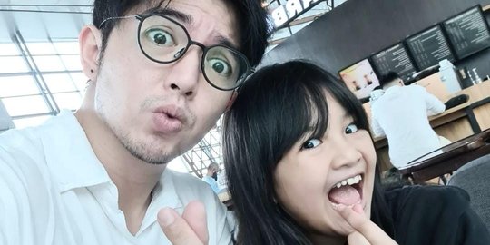 Dijuluki Duda Keren, Intip Momen Manis Nicky Tirta Bareng Putri Cantiknya