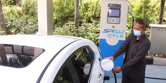 Karpet Merah untuk Kendaraan Listrik, Subsidi hingga Bebas Ganjil Genap