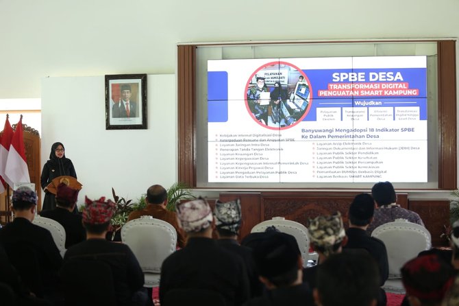 bupati banyuwangi ipuk fiestiandani saat pencanangan spbe desa di banyuwangi