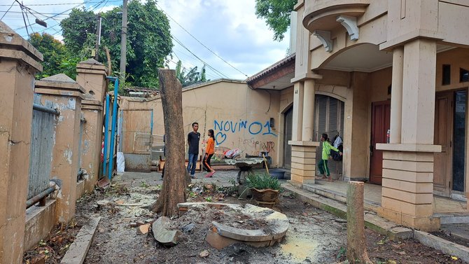 rumah ibu eny dan tiko di cakung