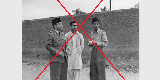 CEK FAKTA: Tidak Benar Foto Kakek Anies Baswedan Bersama Soekarno dan Soedirman