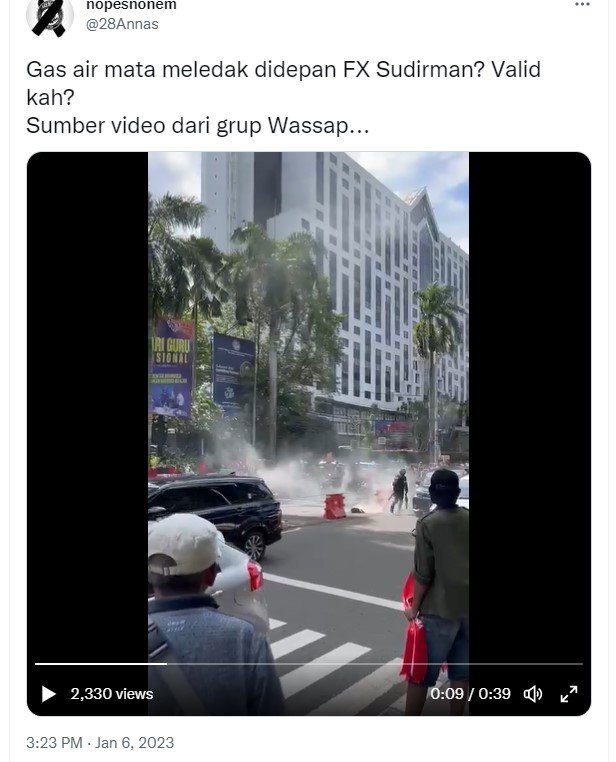 cek fakta polisi pastikan video asap di gbk bukan gas air mata berasal dari flare