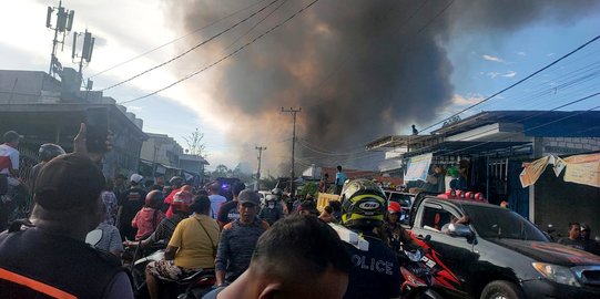 Pasar Pharaa Sentani Terbakar, Polisi Cegah Penjarahan