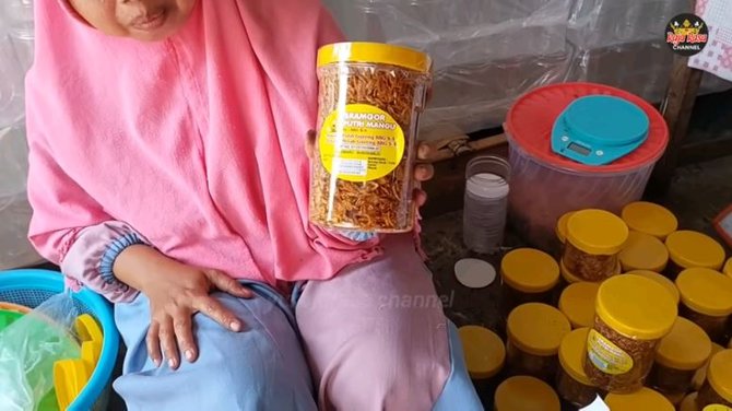 Dari Gerobak Hingga Jutawan: Kisah Sukses Mbak Ani, Ratu Bawang Goreng Online