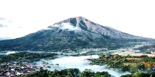 Gunung Marapi Erupsi, Jalur Pendakian Ditutup