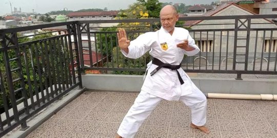 Lama Tak Muncul di Layar Kaca, Begini Potret Aktor Wingky Harun Pakai Baju Karate