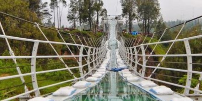 Penampakan Terkini Jembatan Gantung Kaca di Bromo, Tak Kalah Keren dengan di China