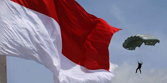 CEK FAKTA: Hoaks Jokowi Resmikan Bendera Indonesia Terbaru