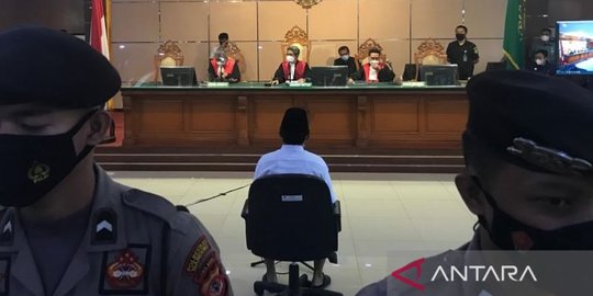 Kejati Jabar Tunggu Putusan Kasasi Herry Wirawan untuk Eksekusi