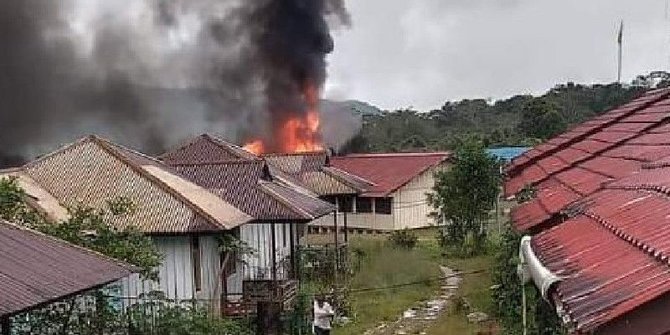 Kelompok Bersenjata Pimpinan Nelson Mimin Bakar Sekolah dan Tembak Pesawat di Papua