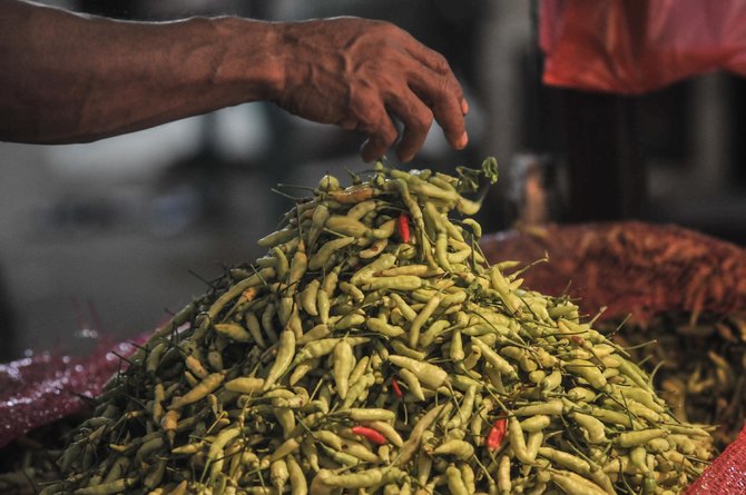 cabai rawit di pasar induk kramat jati