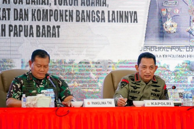 panglima tni kapolri dan gubernur papua barat paulus waterpauw