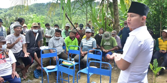 Kerja di Desa, Mas Bupati Arifin Terima Keluhan Petani di Desa Karangrejo Kampak