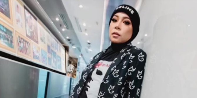 Potret Melly Goeslaw Makin Langsing, Sudah Turun 30 Kg Kurang 2 Kg Sampai Tubuh Ideal