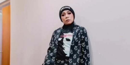 Turun 30 Kg, Ini 7 Potret Terbaru Melly Goeslaw Dipuji Makin Cantik & Bikin Pangling!