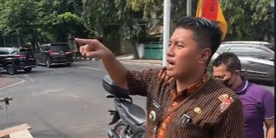 Bukti Tegas Camat di Semarang Minta Usut Oknum Buang Sampah di Selokan, 'Cari CCTV'