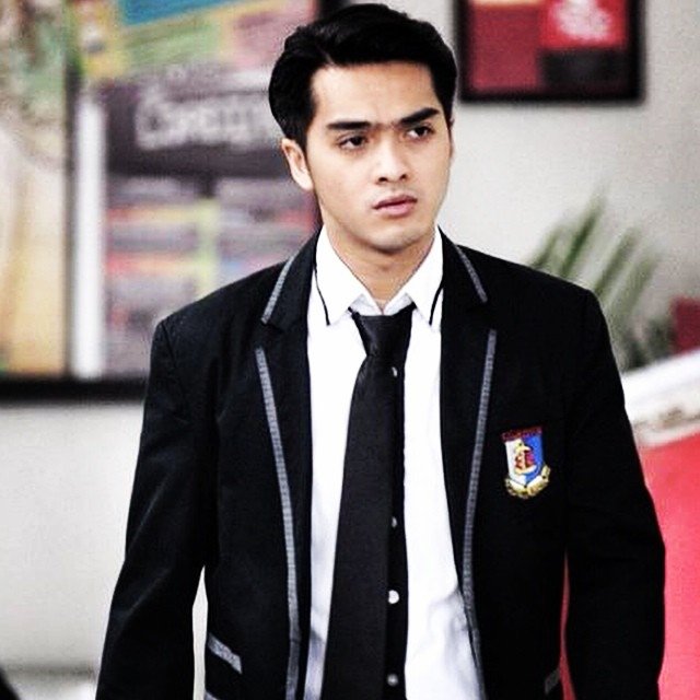 tampan sejak dulu ini transformasi ricky harun di usia yang genap 36 tahun