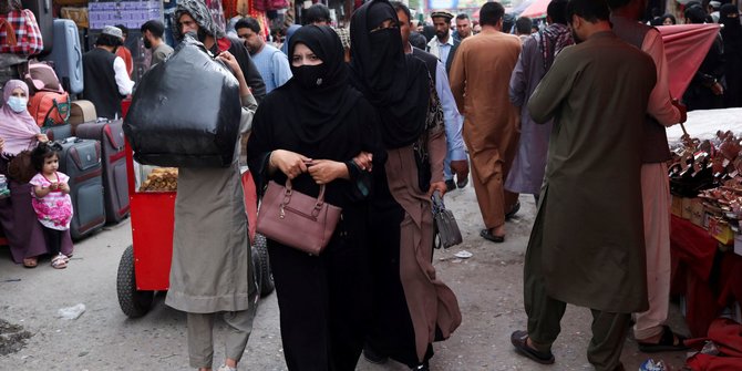 Taliban Larang Perempuan Berobat ke Dokter Laki-Laki
