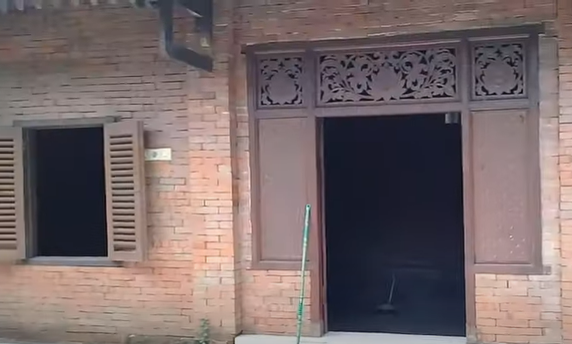 penampakan makam kebo iwa