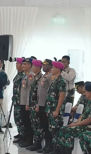 kapolri uji soliditas tni polri