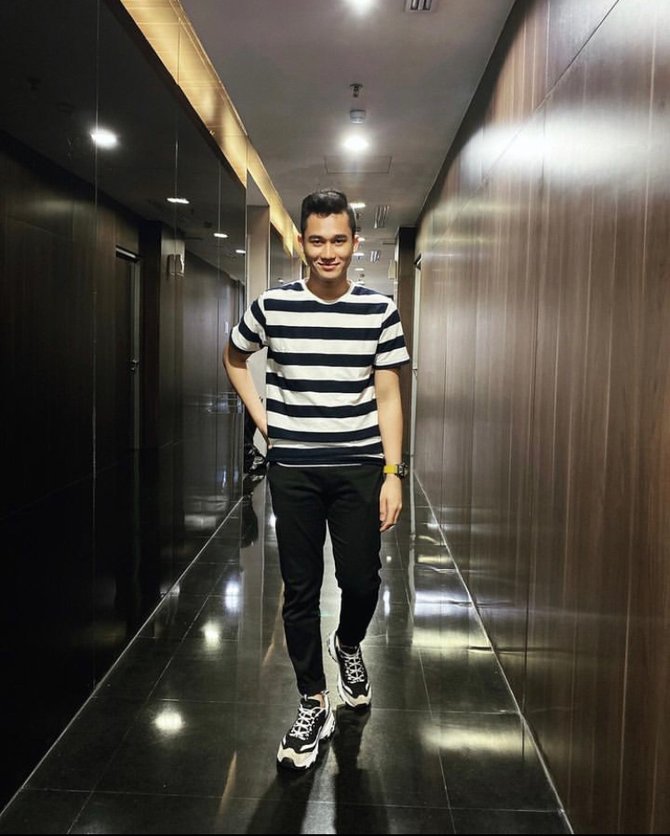 main di pintu berkah begini gaya defri da yang selalu tampil stylish