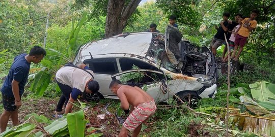 Mobil Terjun ke Jurang Sedalam 25 Meter di Buleleng, 4 WN Rusia Luka-Luka