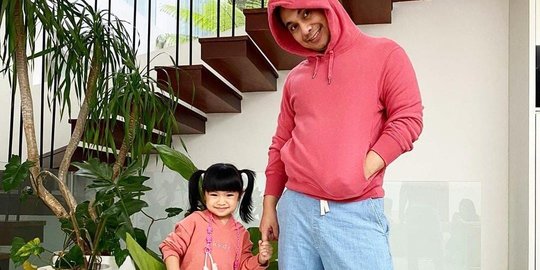Anak Raditya Dika Nangis Dengar Lagu Ciptaannya, Begini Ekspresi Alea