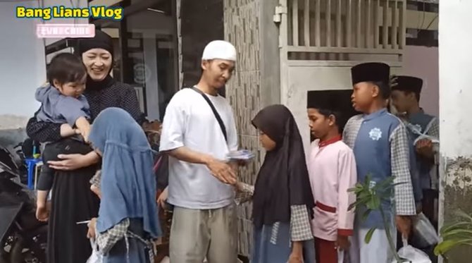 fatimah asal jepang amp suami pulang ke indonesia berbagi rezeki dengan anak yatim