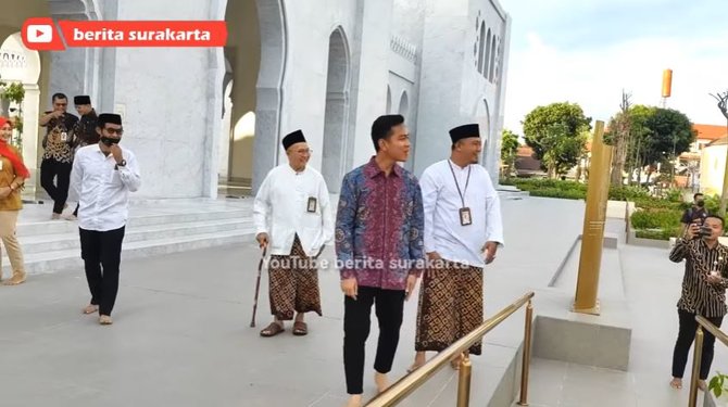 sambut tamu dari uea gibran malah diajak bocil main lato lato 039wegah039