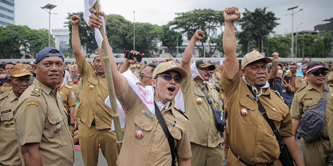 Ribuan Kepala Desa Geruduk Gedung DPR RI Tuntut Masa Jabatan Diperpanjang