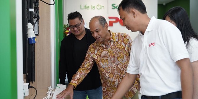 Multipro.id & APC by Schneider Electric Resmikan APC Experience Store Pertama