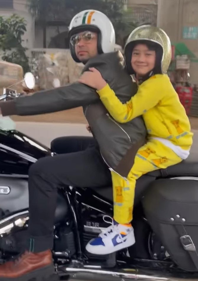 raffi ahmad motoran bareng rafathar ayah dan anak sama sama keren