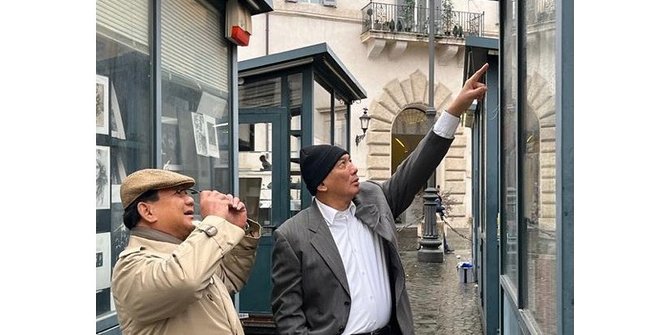 Momen 2 Sahabat Pensiunan Jenderal Kopassus Jalan-Jalan di Itali, Penampilan Disorot