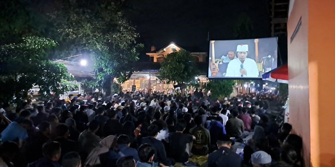 Sempat Sebut Jokowi sebagai Firaun, Cak Nun: Itu Saya Kesambet