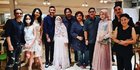Momen Langka Band Ungu Kumpul Lengkap Bersama Keluarga, Istri Roman Bikin Salfok